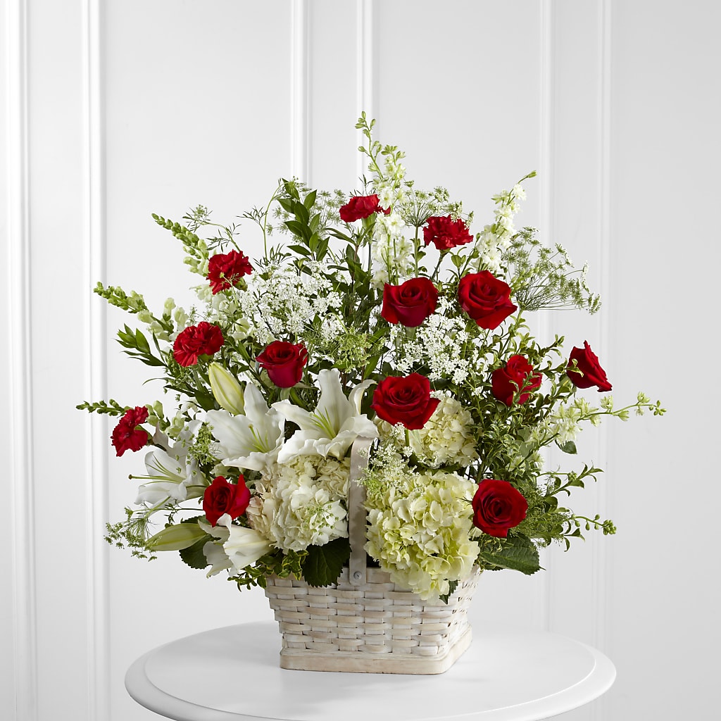 In Loving Memory Arrangement – Distinctive Designs Floral Llc, Vilonia AR