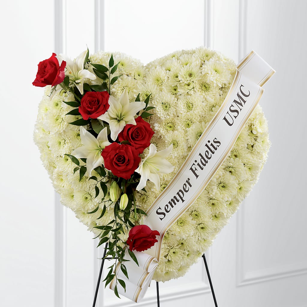 Heartfelt Hero Standing Heart – Distinctive Designs Floral Llc, Vilonia AR