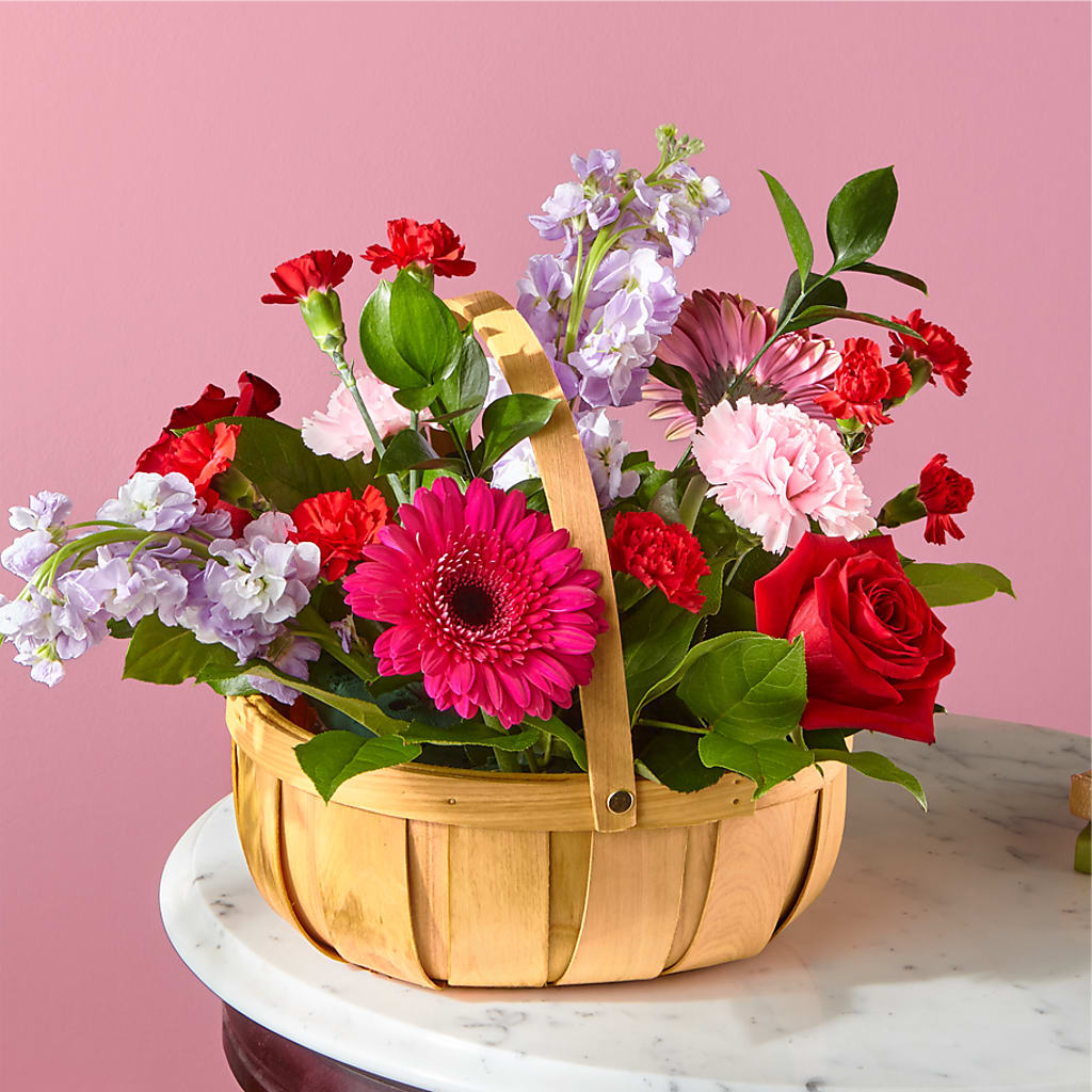 Pink Picnic Basket – Distinctive Designs Floral Llc, Vilonia AR