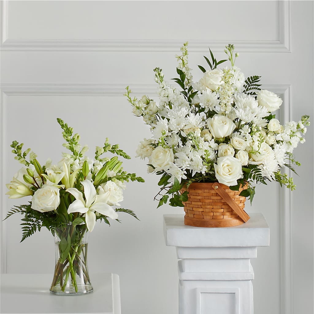 Sincerest Condolences Bundles – Distinctive Designs Floral Llc, Vilonia AR